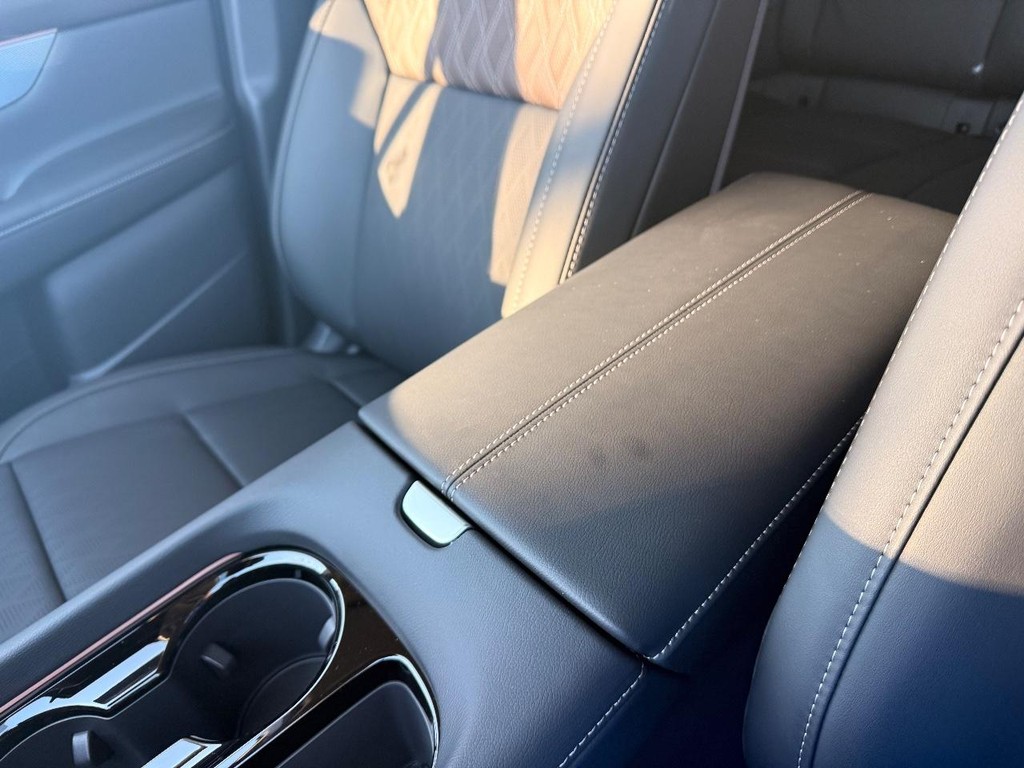 Nissan Murano Vehicle Full-screen Gallery Image 16