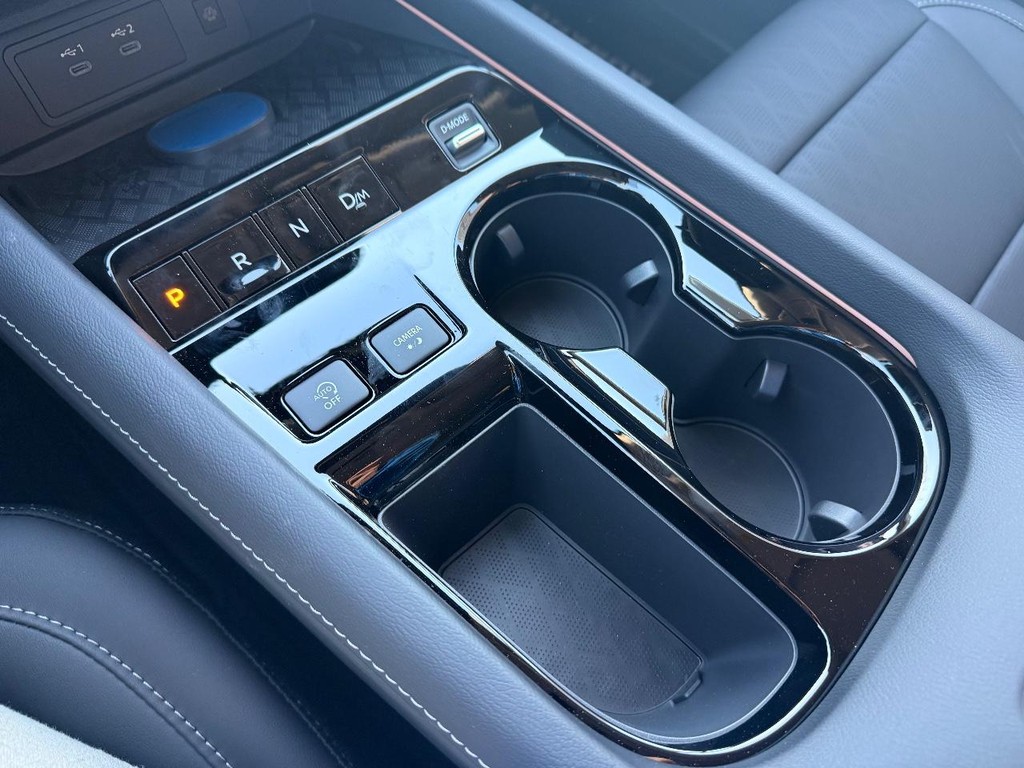 Nissan Murano Vehicle Full-screen Gallery Image 17