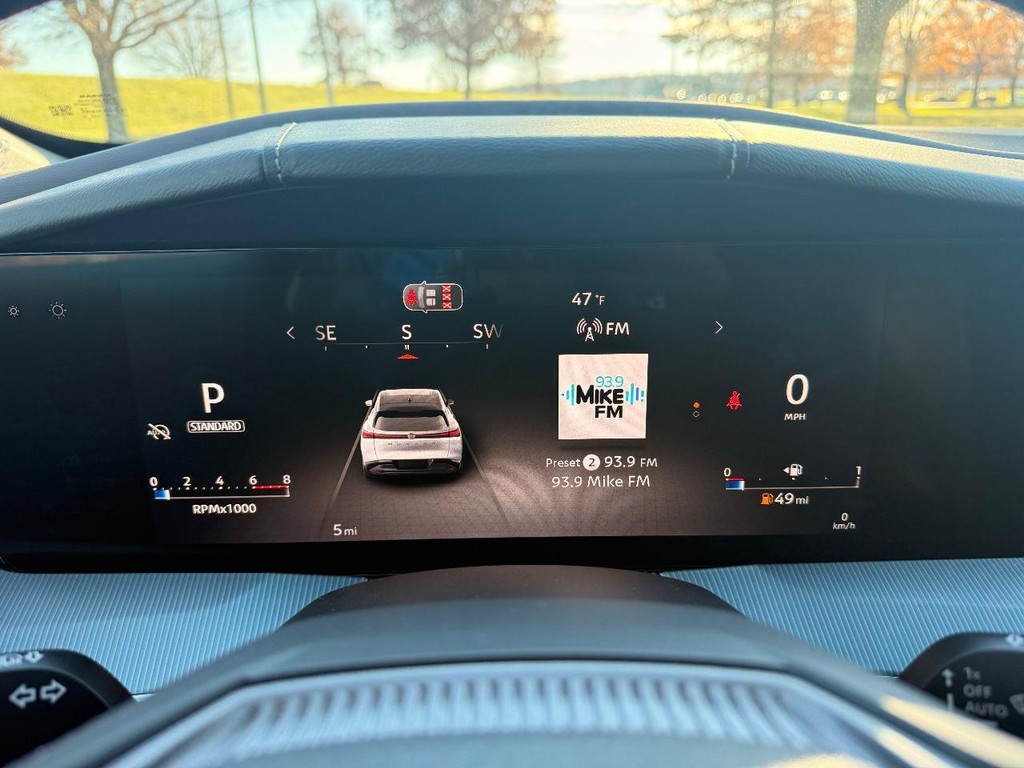 Nissan Murano Vehicle Full-screen Gallery Image 20