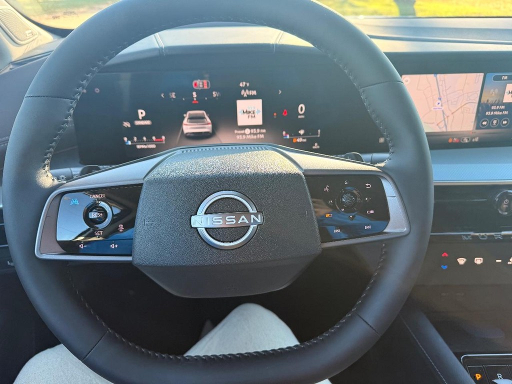 Nissan Murano Vehicle Full-screen Gallery Image 21