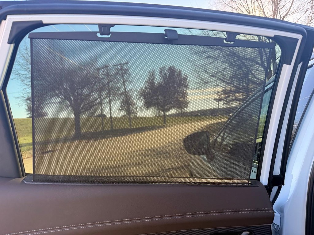 Nissan Murano Vehicle Full-screen Gallery Image 29