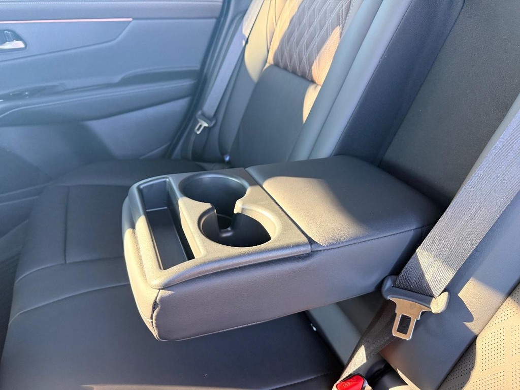 Nissan Murano Vehicle Full-screen Gallery Image 31