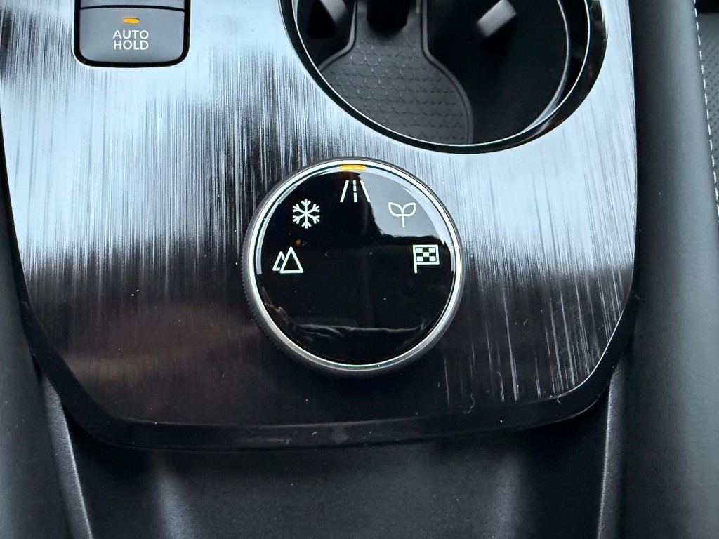 Nissan Rogue Vehicle Full-screen Gallery Image 10