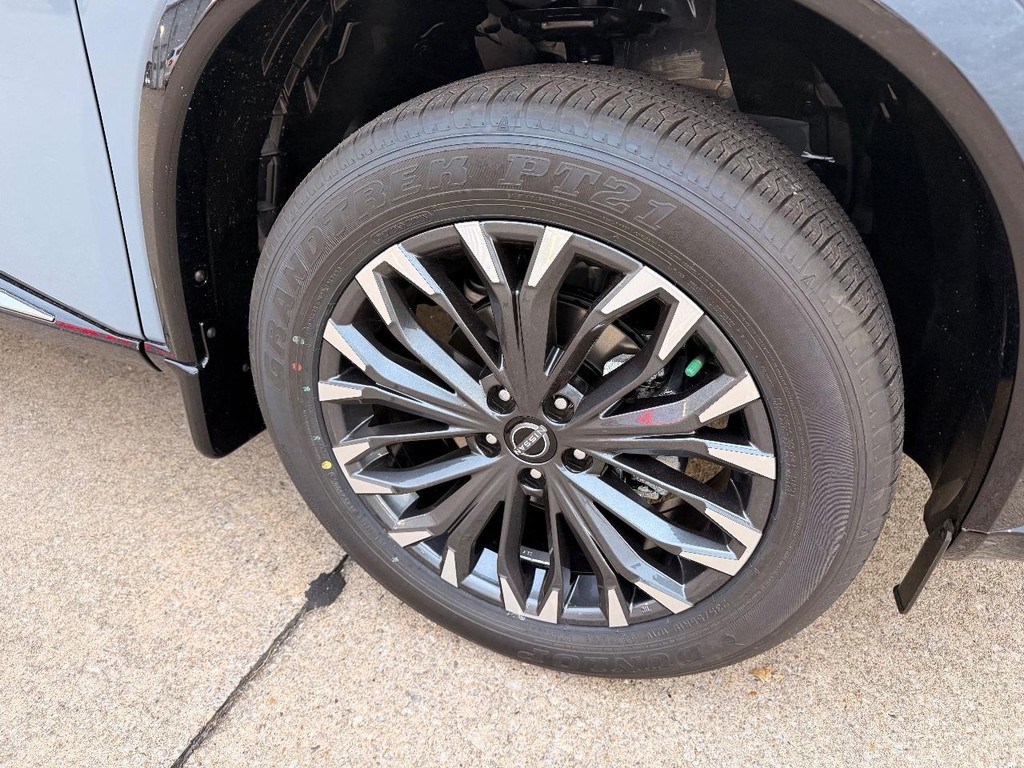 Nissan Rogue Vehicle Full-screen Gallery Image 35