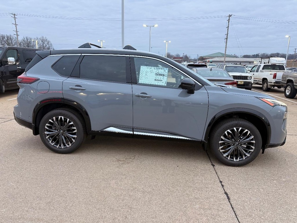 Nissan Rogue Vehicle Full-screen Gallery Image 39