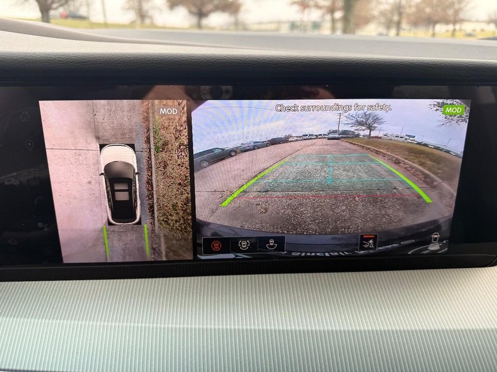 Nissan Murano Vehicle Full-screen Gallery Image 02