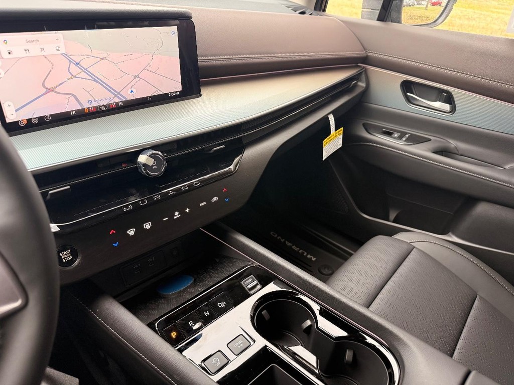 Nissan Murano Vehicle Full-screen Gallery Image 09