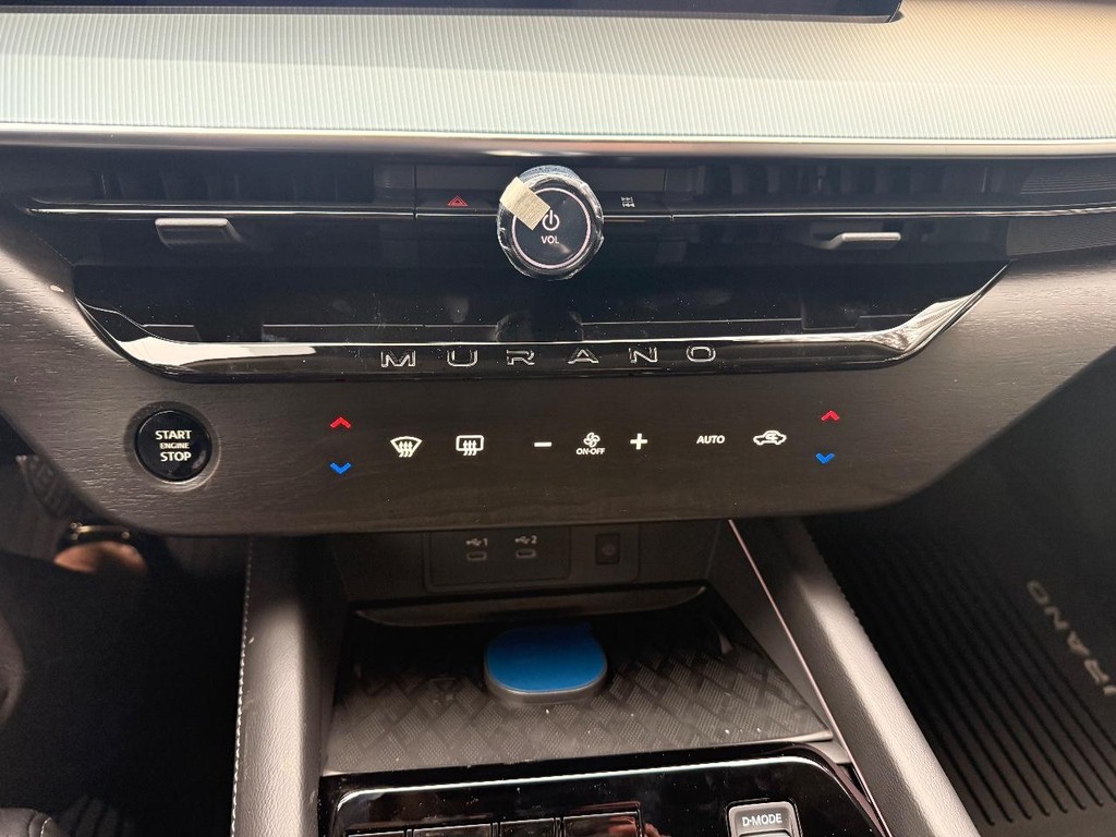 Nissan Murano Vehicle Full-screen Gallery Image 13