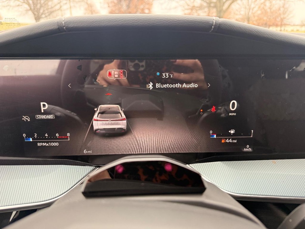 Nissan Murano Vehicle Full-screen Gallery Image 15