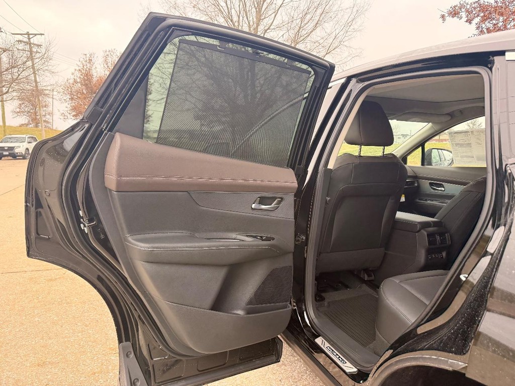 Nissan Murano Vehicle Full-screen Gallery Image 22