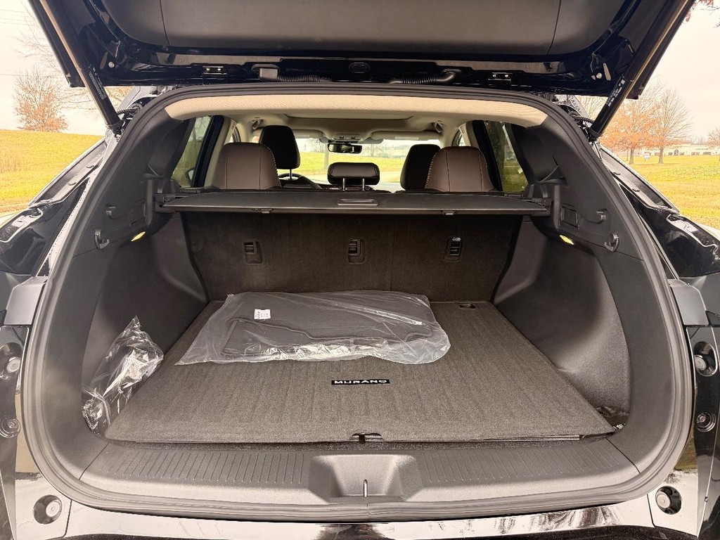 Nissan Murano Vehicle Full-screen Gallery Image 26