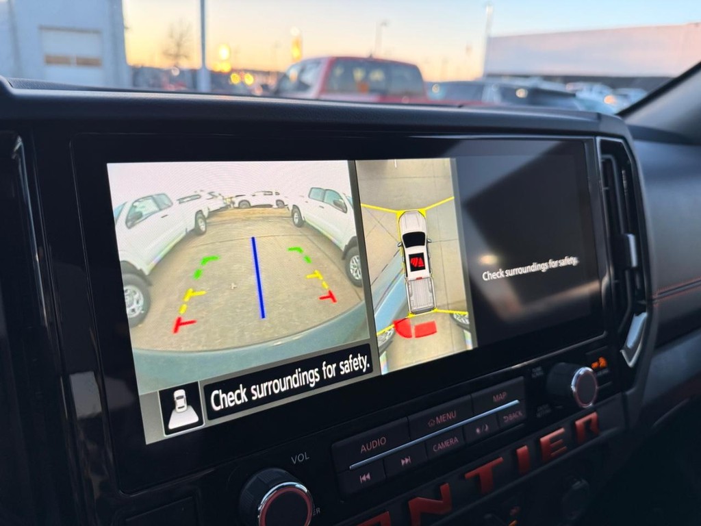 Nissan Frontier Vehicle Full-screen Gallery Image 02