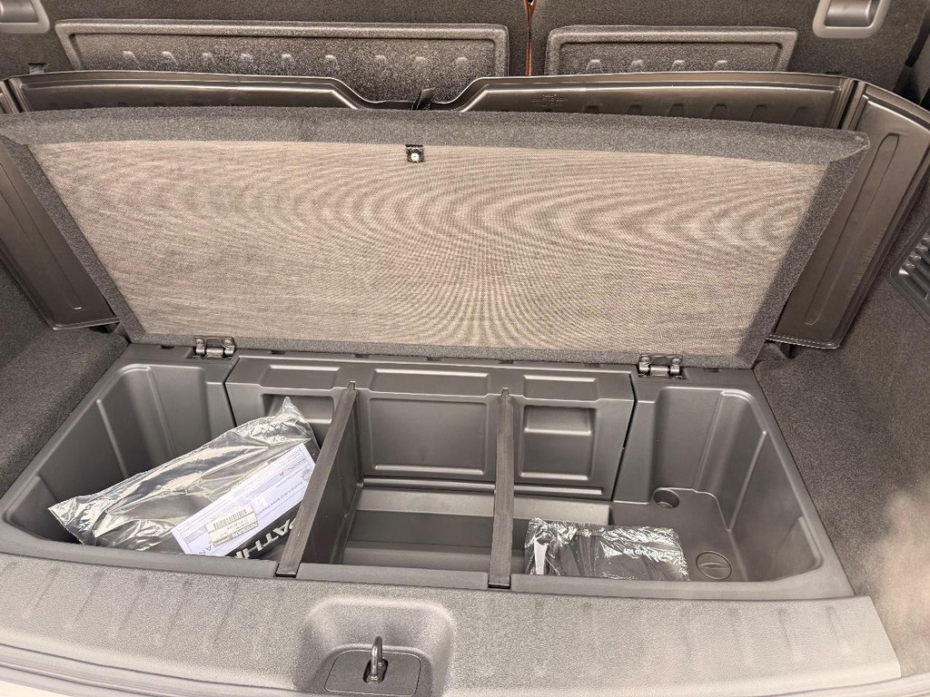 Nissan Pathfinder Vehicle Full-screen Gallery Image 27