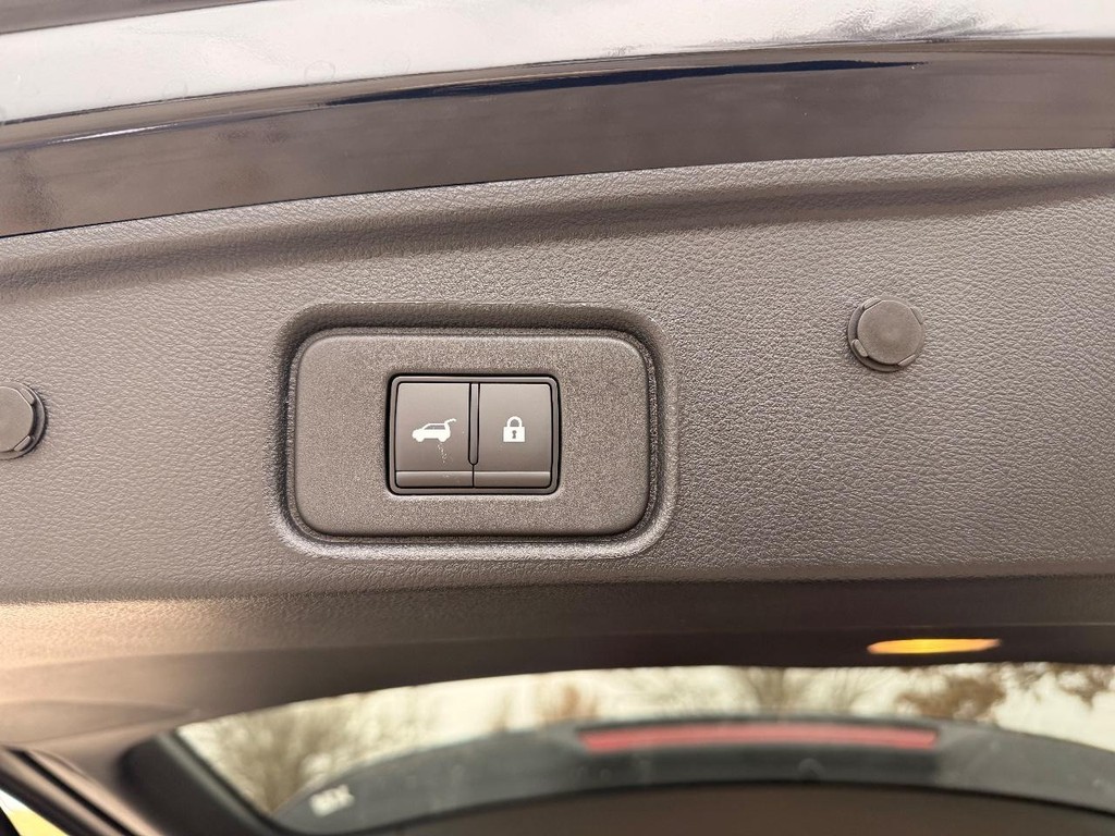 Nissan Pathfinder Vehicle Full-screen Gallery Image 28