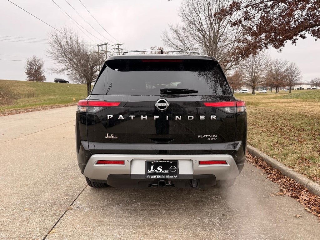 Nissan Pathfinder Vehicle Full-screen Gallery Image 31