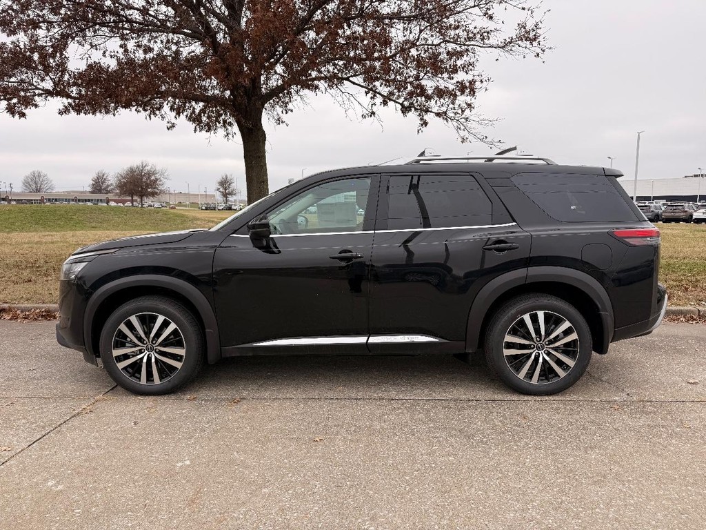 Nissan Pathfinder Vehicle Full-screen Gallery Image 34