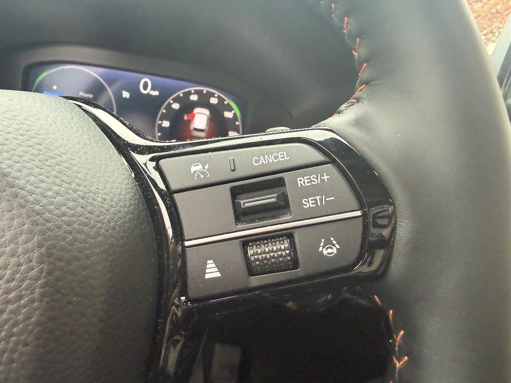 Honda CR-V Hybrid Vehicle Full-screen Gallery Image 11