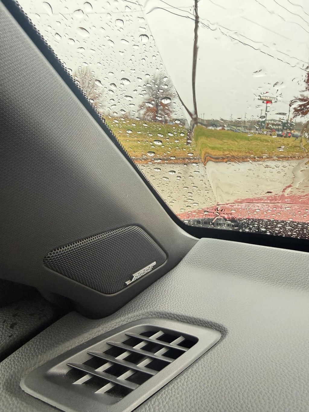 Honda CR-V Hybrid Vehicle Full-screen Gallery Image 13