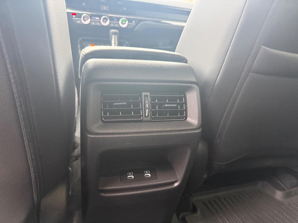 Honda CR-V Hybrid Vehicle Full-screen Gallery Image 16