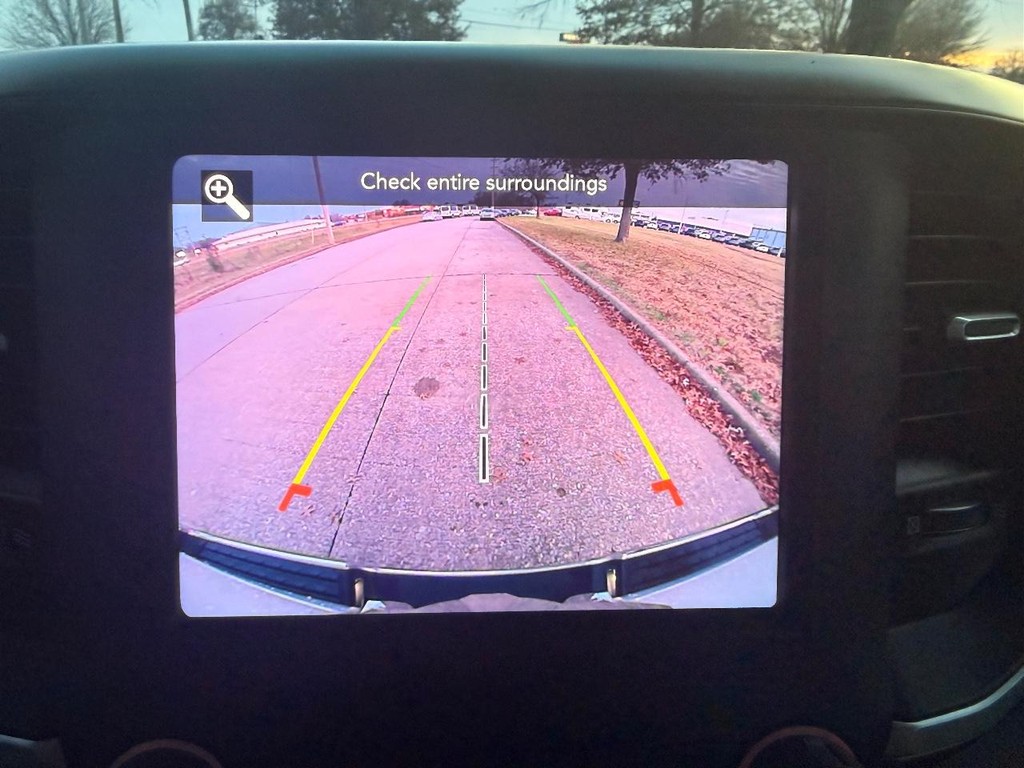 Ram 1500 Vehicle Full-screen Gallery Image 02