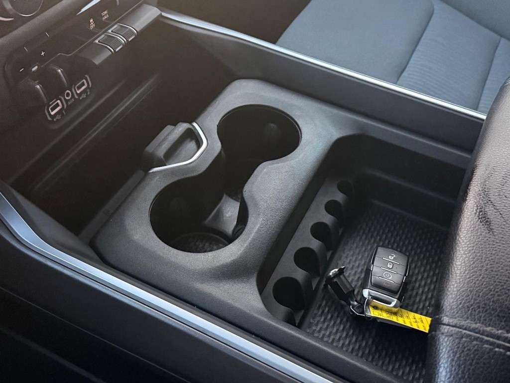 Ram 1500 Vehicle Full-screen Gallery Image 05