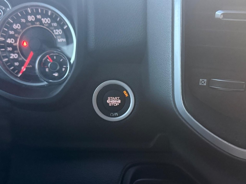 Ram 1500 Vehicle Full-screen Gallery Image 07