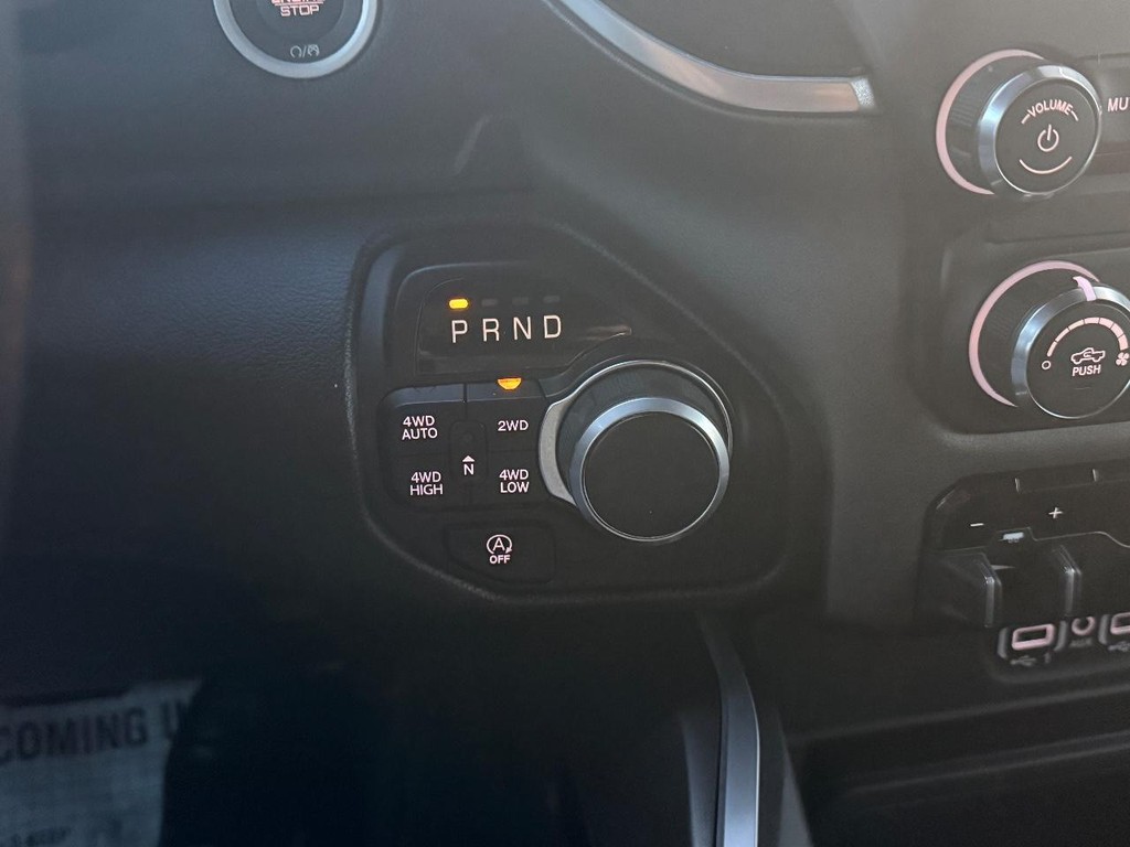 Ram 1500 Vehicle Full-screen Gallery Image 08