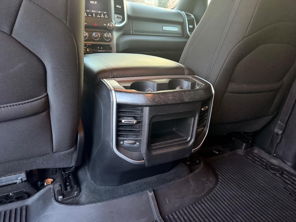 Ram 1500 Vehicle Full-screen Gallery Image 19