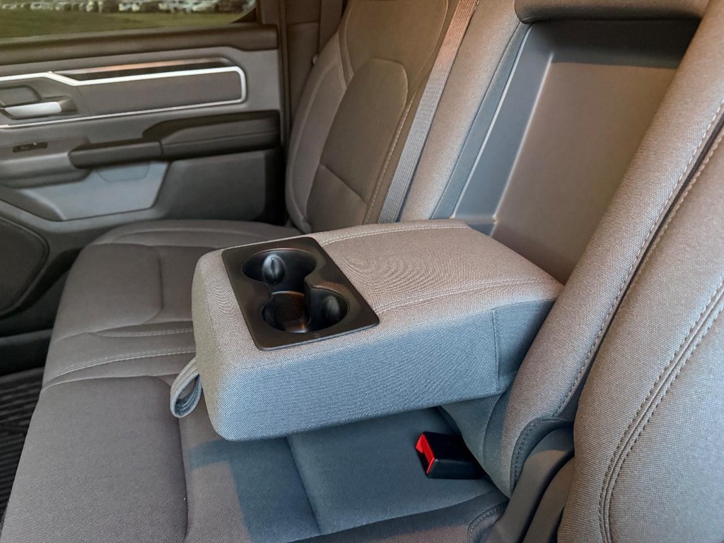 Ram 1500 Vehicle Full-screen Gallery Image 20