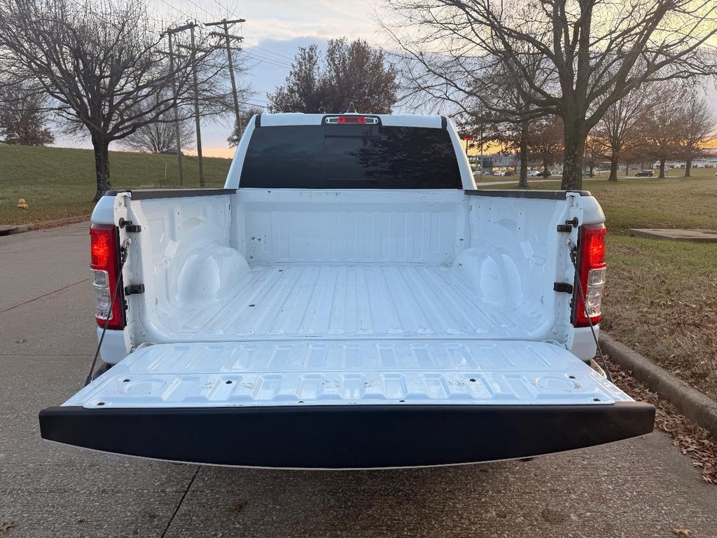 Ram 1500 Vehicle Full-screen Gallery Image 22