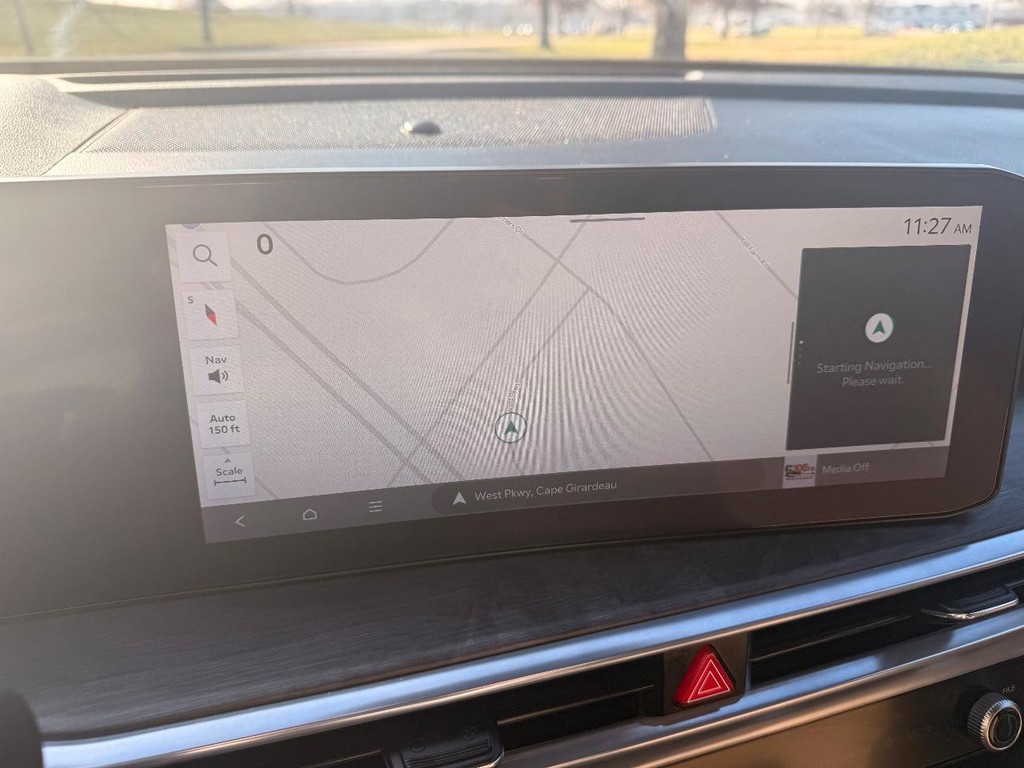 Kia Sorento Vehicle Full-screen Gallery Image 04