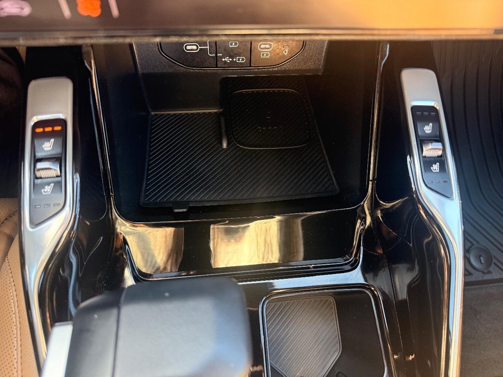 Kia Sorento Vehicle Full-screen Gallery Image 11