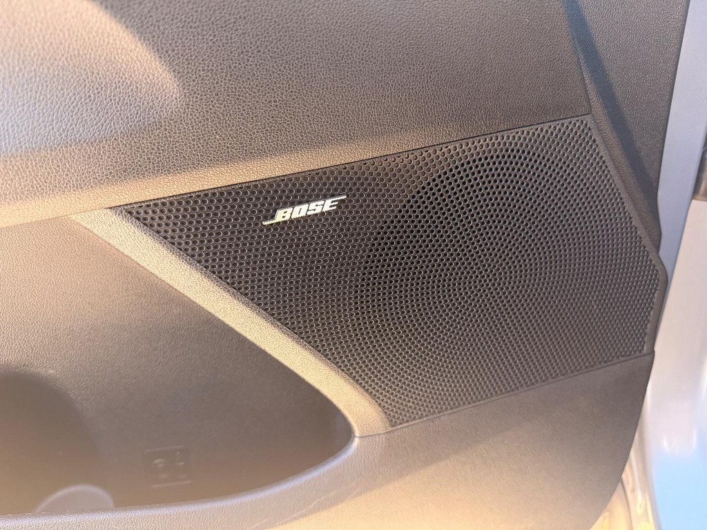 Kia Sorento Vehicle Full-screen Gallery Image 17