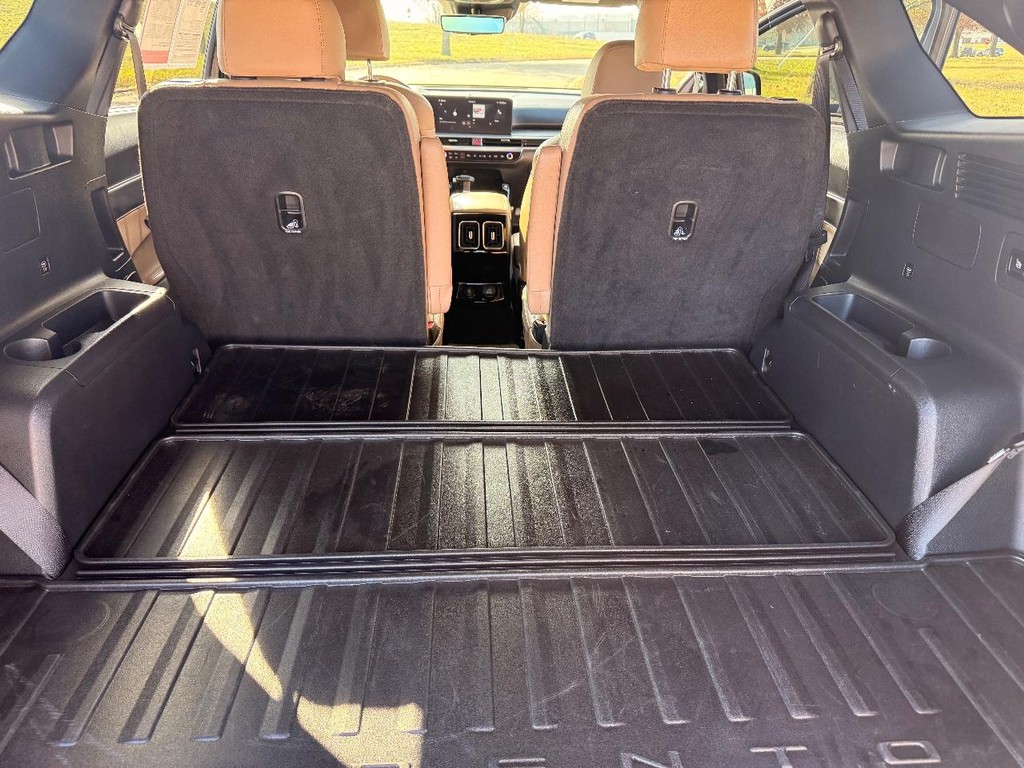 Kia Sorento Vehicle Full-screen Gallery Image 21