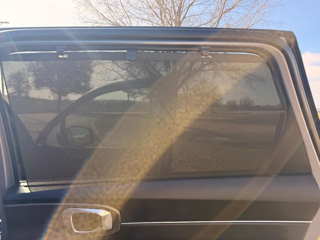 Kia Sorento Vehicle Full-screen Gallery Image 23