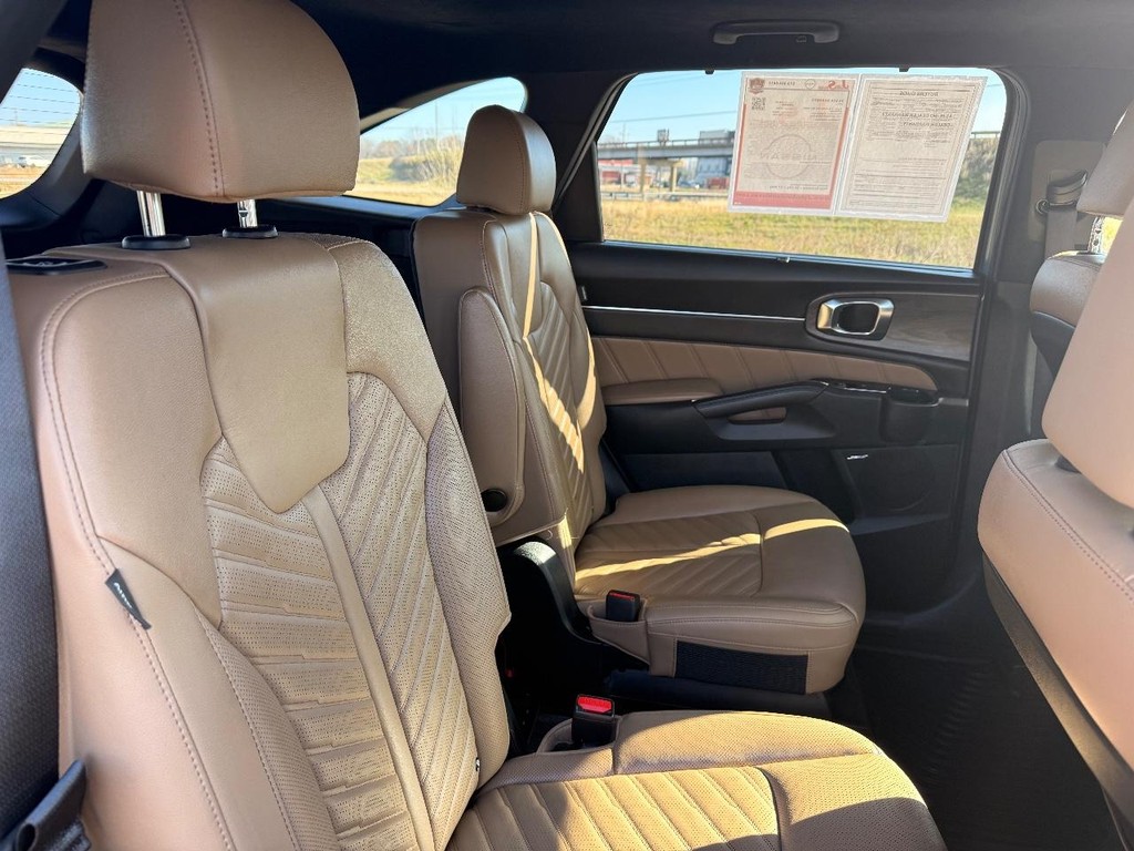 Kia Sorento Vehicle Full-screen Gallery Image 25