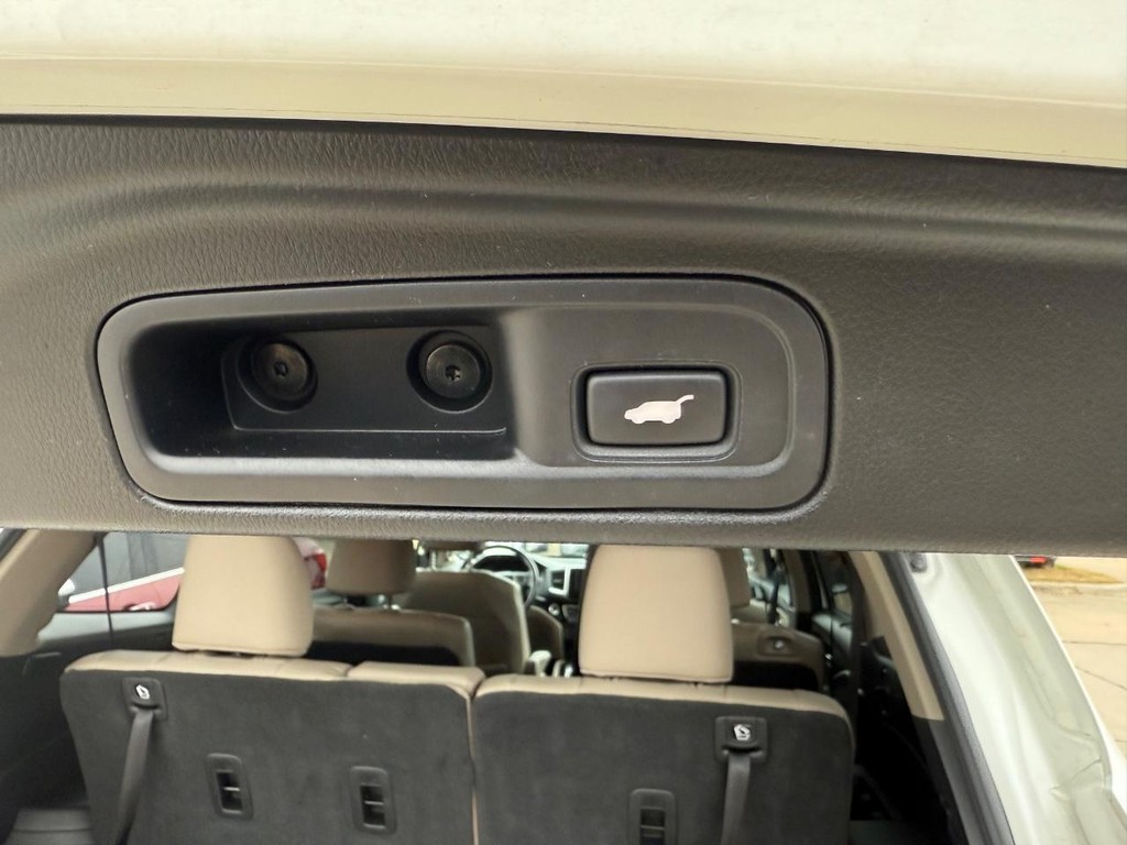 Honda Pilot Vehicle Full-screen Gallery Image 11