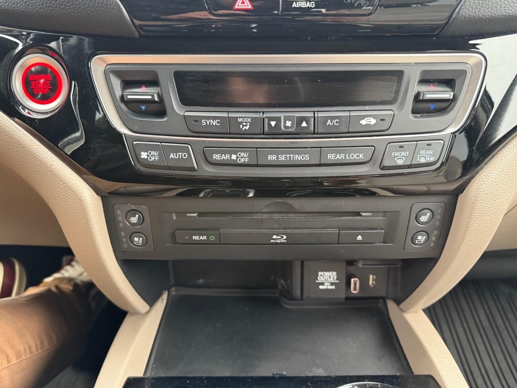Honda Pilot Vehicle Full-screen Gallery Image 18