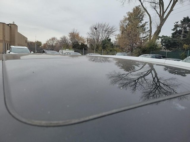 Nissan Rogue Vehicle Full-screen Gallery Image 03