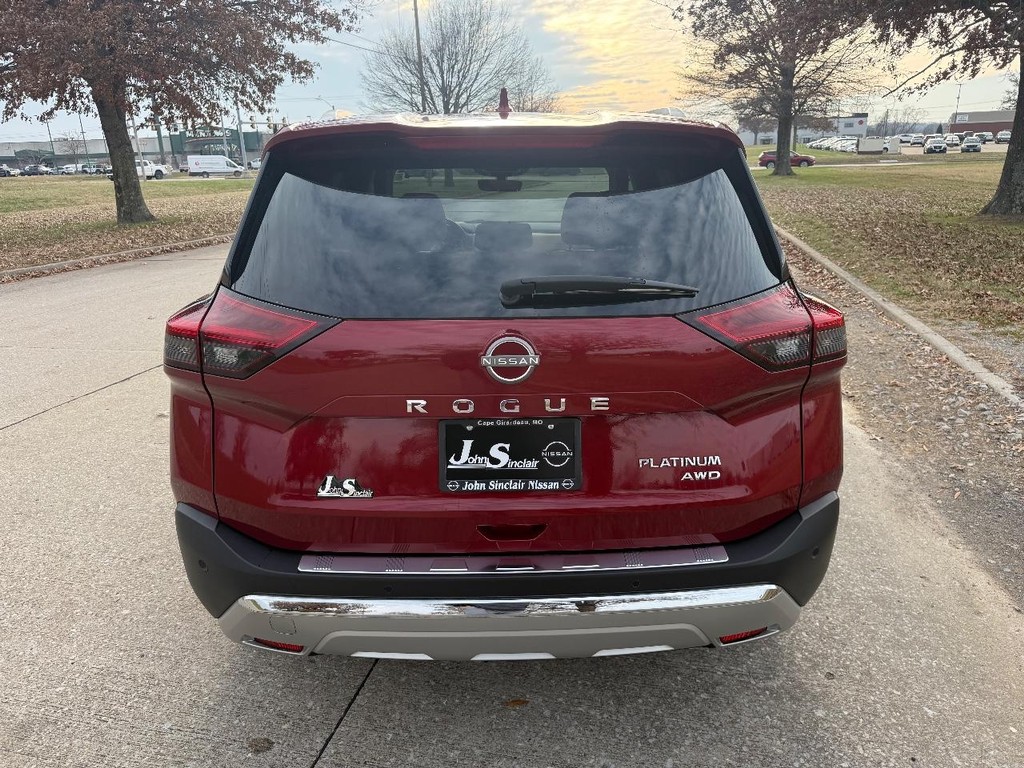 Nissan Rogue Vehicle Full-screen Gallery Image 29