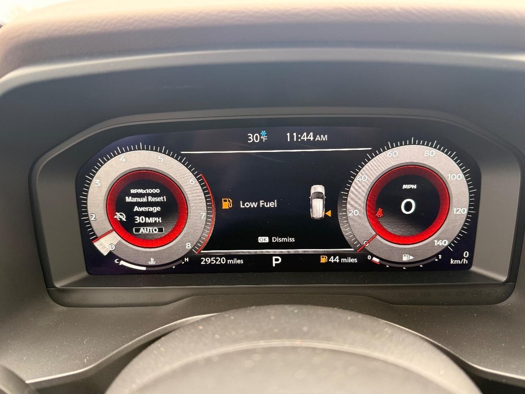 Nissan Rogue Vehicle Full-screen Gallery Image 14