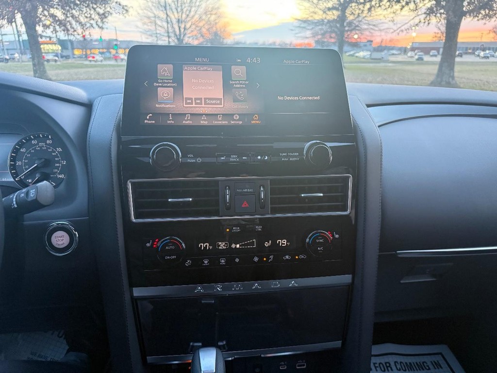 Nissan Armada Vehicle Full-screen Gallery Image 04