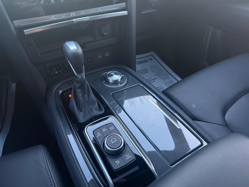 Nissan Armada Vehicle Full-screen Gallery Image 05