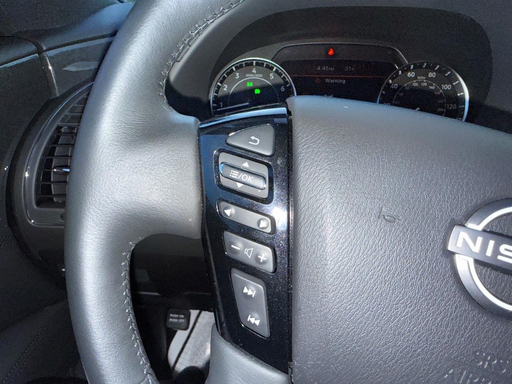 Nissan Armada Vehicle Full-screen Gallery Image 11