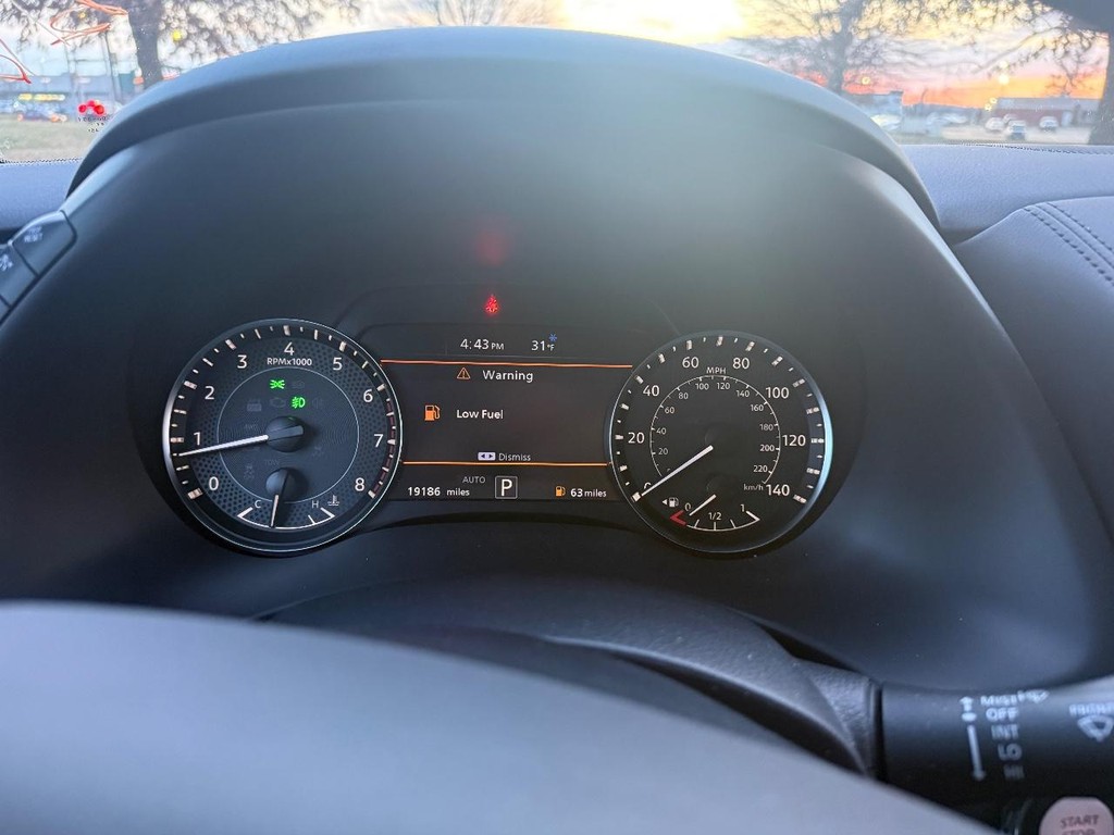 Nissan Armada Vehicle Full-screen Gallery Image 13