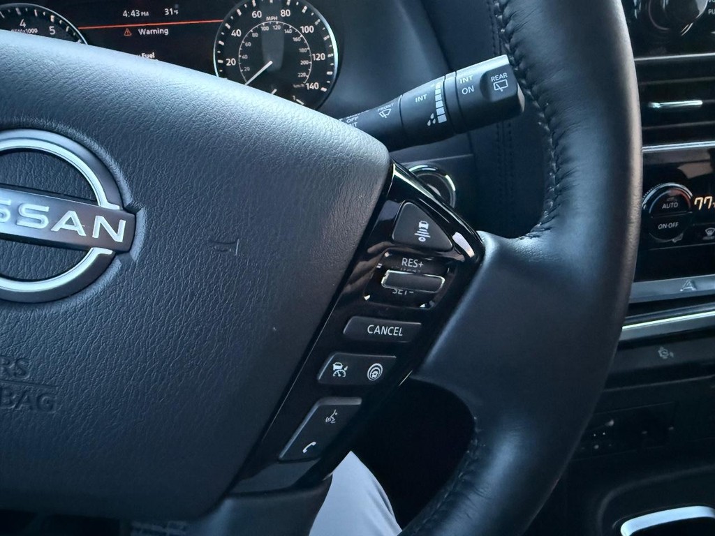 Nissan Armada Vehicle Full-screen Gallery Image 16