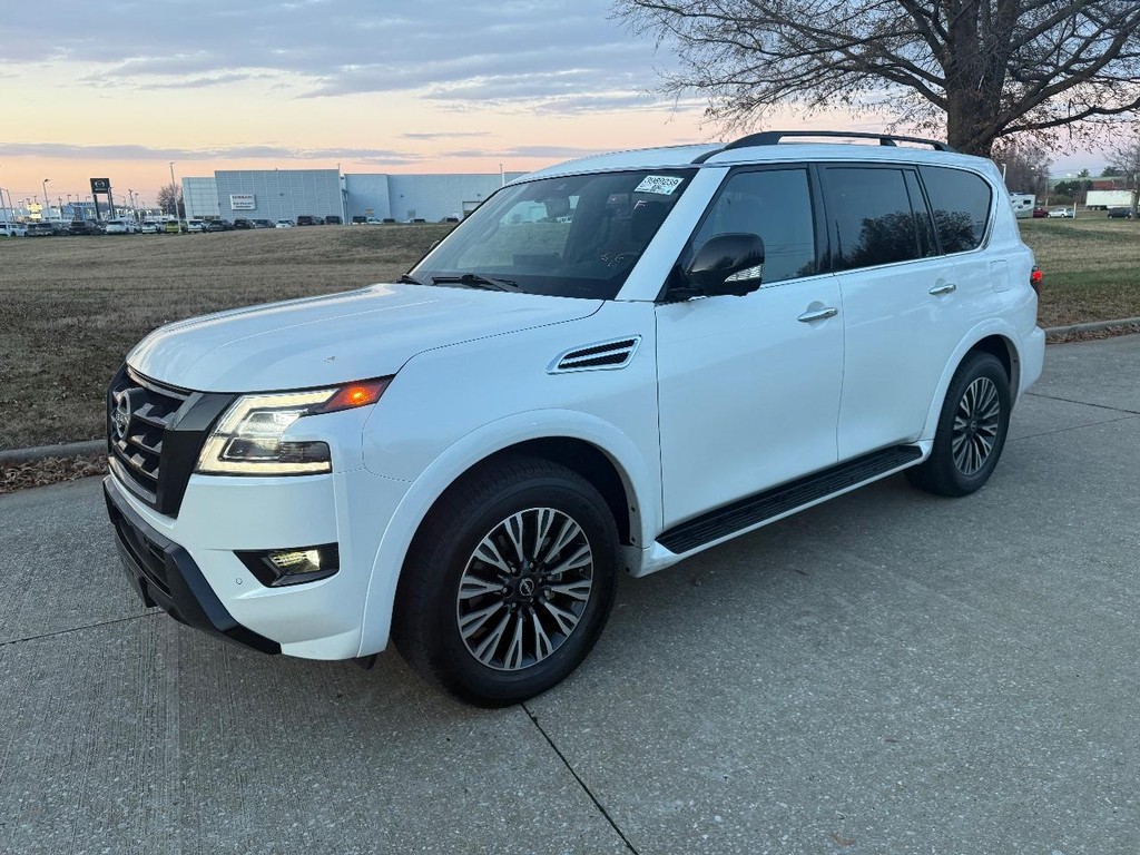 Nissan Armada Vehicle Full-screen Gallery Image 26