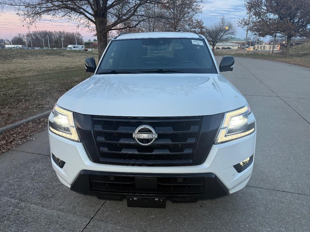 Nissan Armada Vehicle Full-screen Gallery Image 27