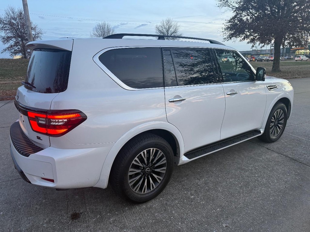 Nissan Armada Vehicle Full-screen Gallery Image 29