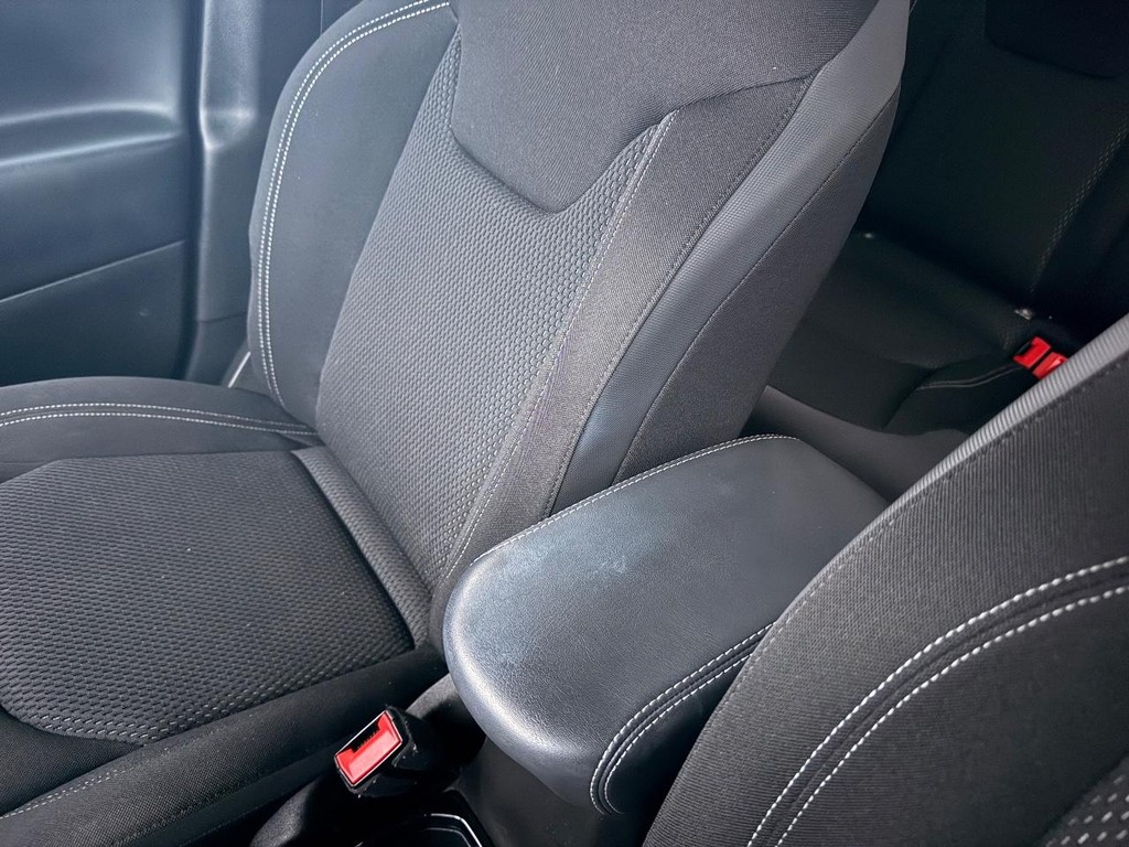 Jeep Renegade Vehicle Full-screen Gallery Image 14